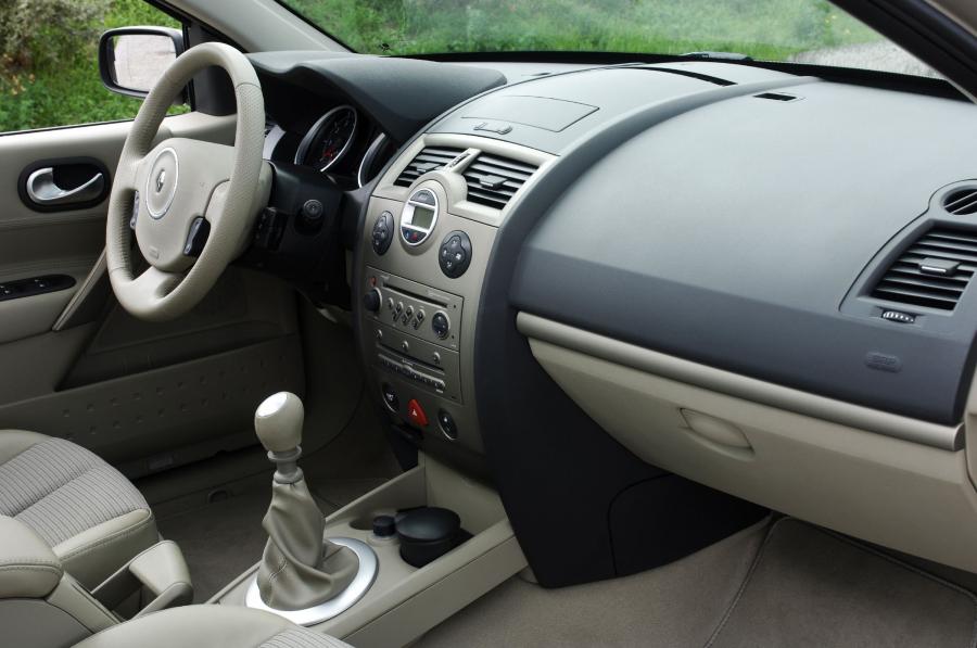  Renault Megane 2006 года  (фото 30 из 41)